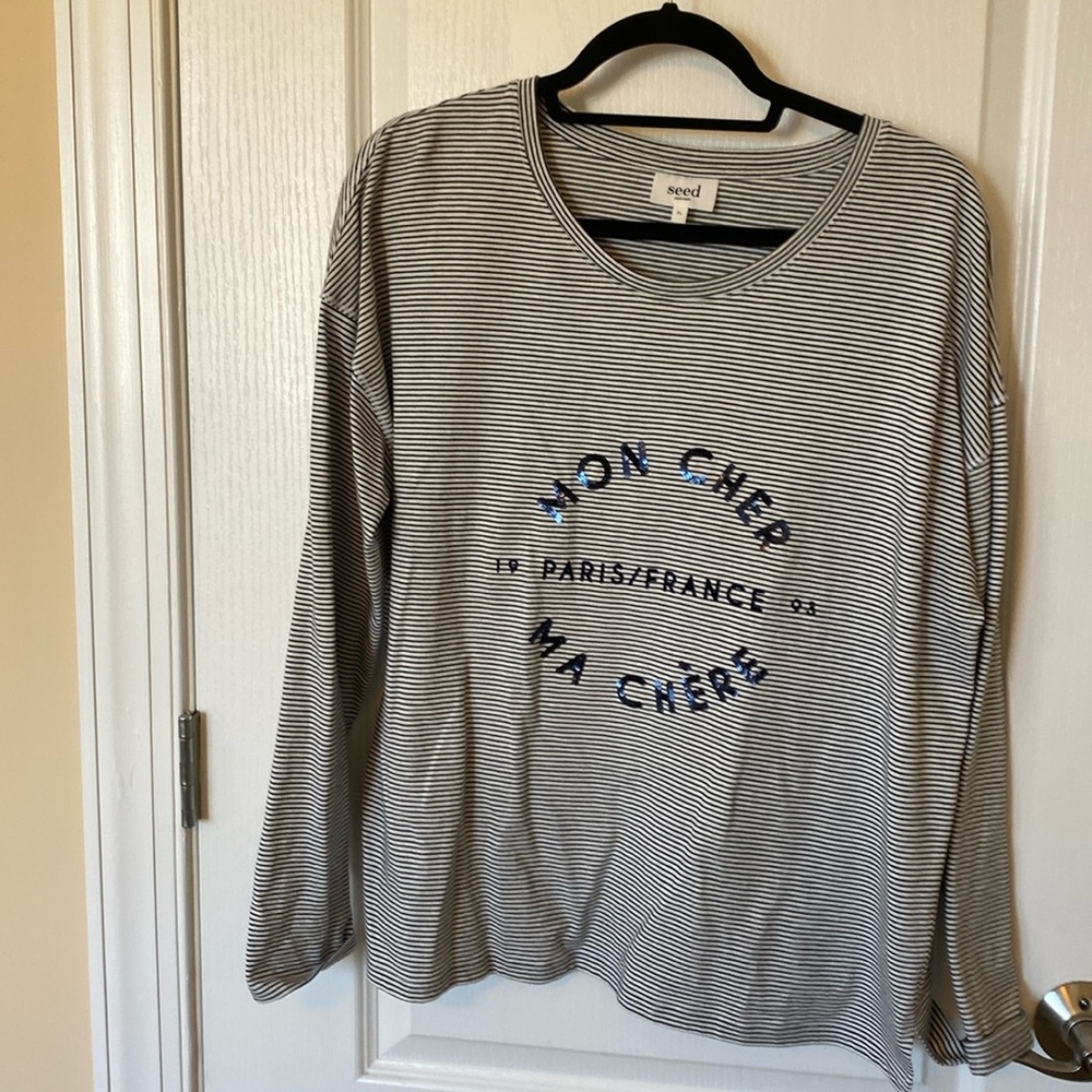 Seed shirt size XL and white stripes